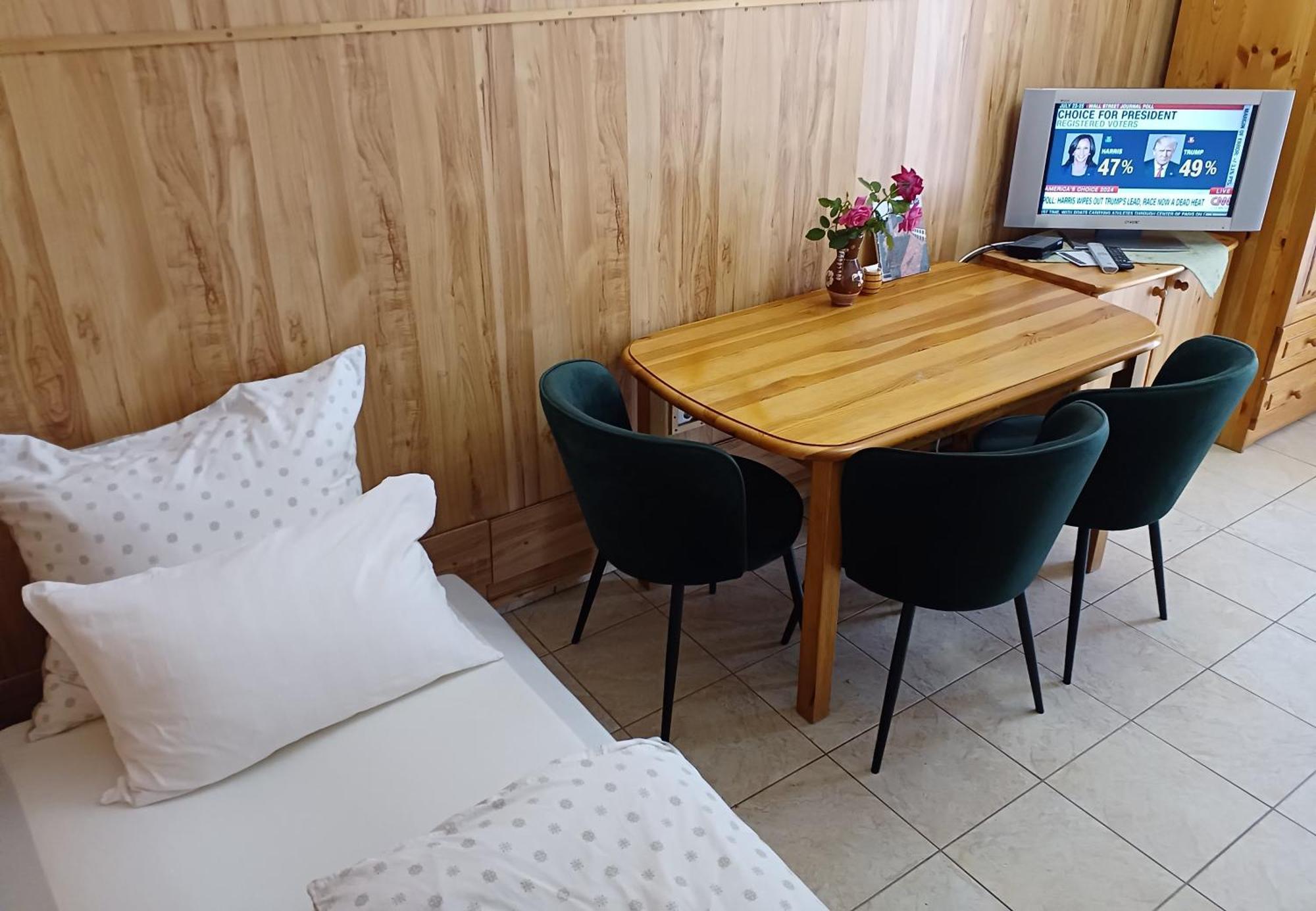 Blues Ryokan Koszeg Bagian luar foto