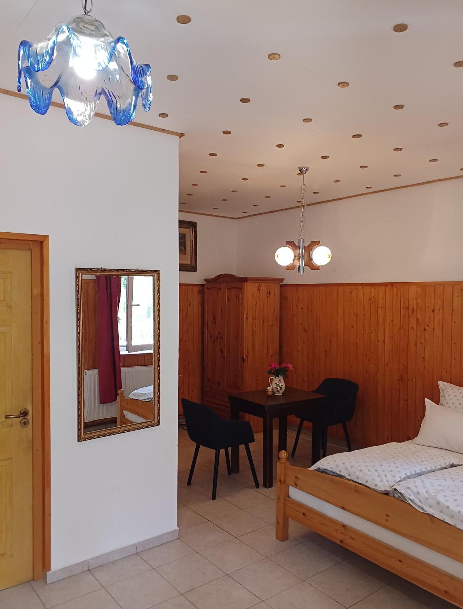 Blues Ryokan Koszeg Bagian luar foto