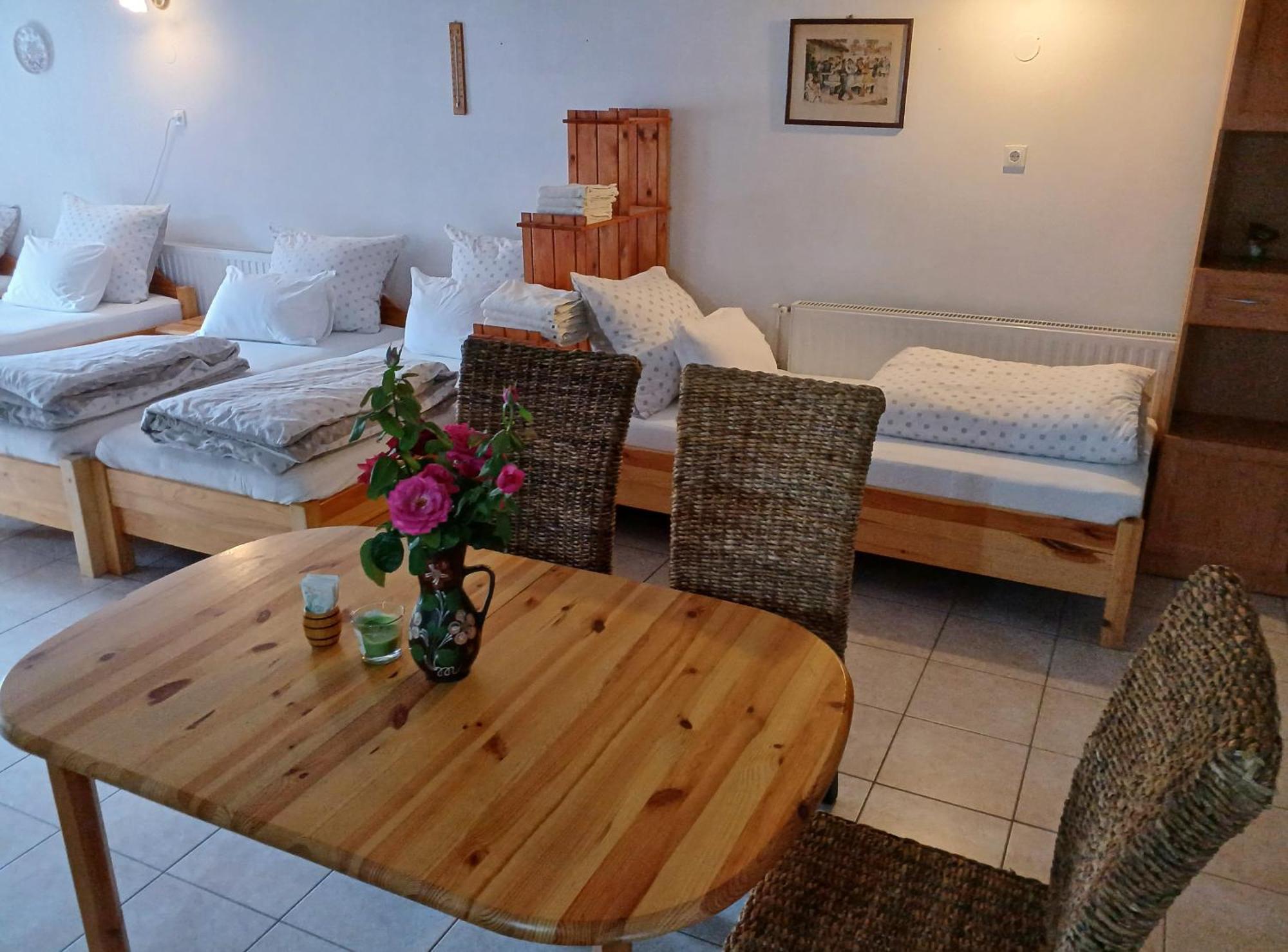 Blues Ryokan Koszeg Bagian luar foto